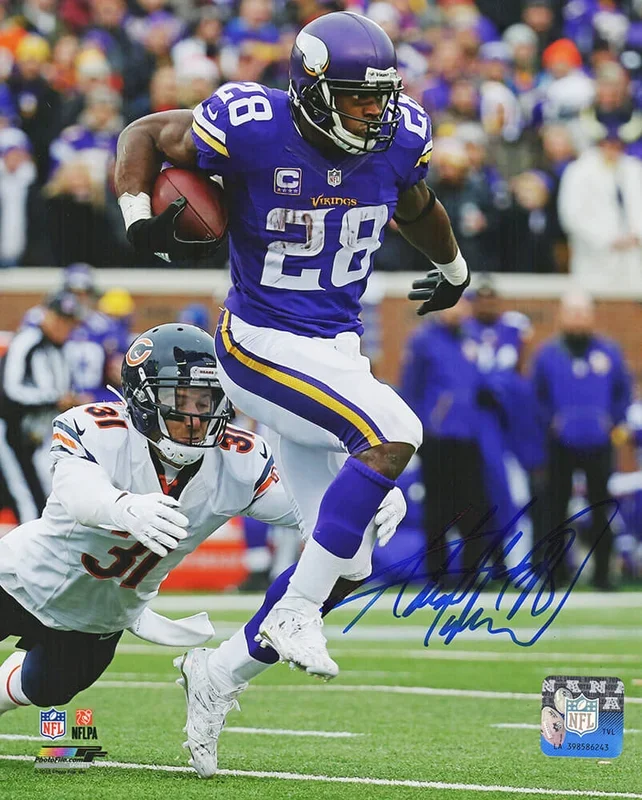 Adrian Peterson Signed Minnesota Vikings Action vs Bears 8×10 Photo