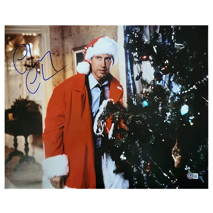 Chevy Chase Signed Christmas Vacation 16×20 Photo (Beckett)