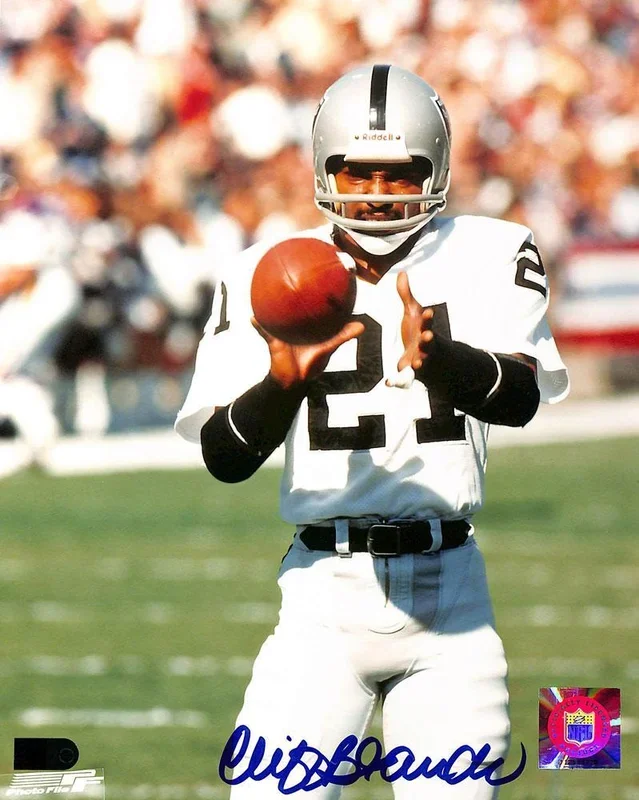 Cliff Branch Signed 8×10 White Jersey (AIV AA18218)
