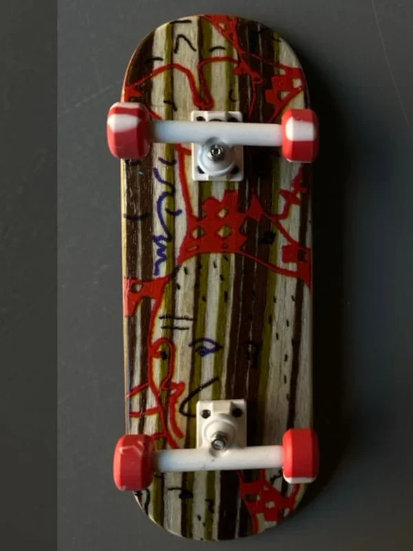 DK Fingerboard Complete – Faces Wood Graphic