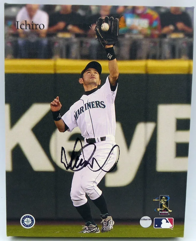 Ichiro Suzuki Autographed 7.5×9.5 Stretched Canvas Photo Seattle Mariners IS Holo SKU #202101