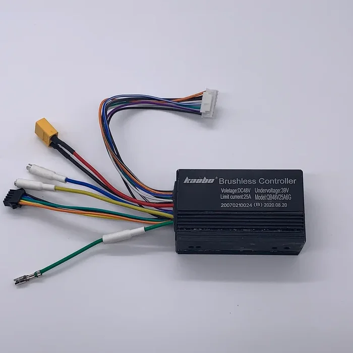 Mantis 8 Controller 48V 25A front (B)