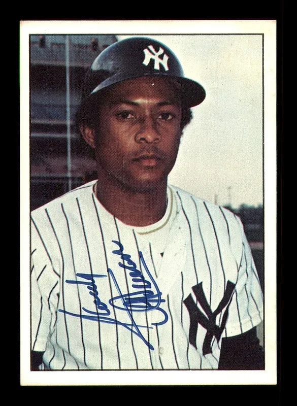 Sandy Alomar Sr. Autographed 1975 SSPC Card #441 New York Yankees SKU #184717